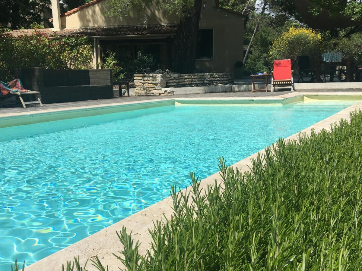 Villa De Carbonelle Pierrevert Eksteriør billede